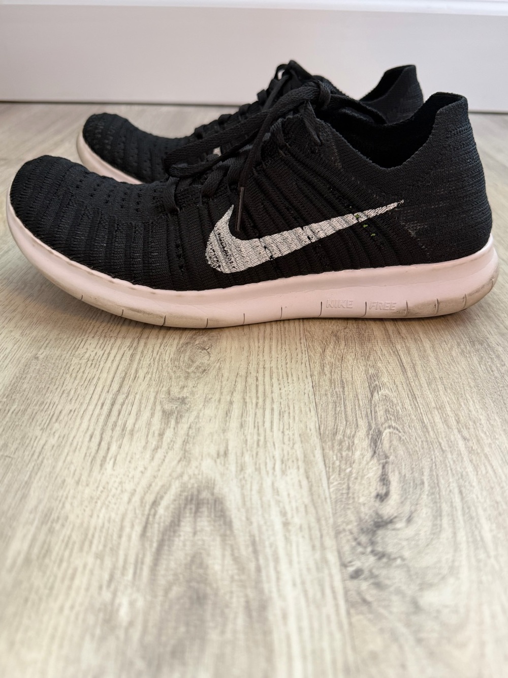 Nike - Women’s Black & White - Knit Running Sneakers - size 6.5